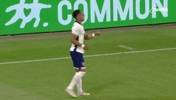 英格兰2-0领先德国!麦卡蒂送助攻,哈钦森抽射破门空翻庆祝!